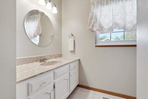 385 Pearson Cir, Naperville, IL 60563 photo 15
