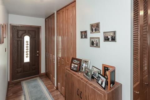 505 Aberdeen St, Hoffman Estates, IL 60169 photo 3