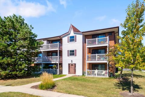 261 Gregory St #12, Aurora, IL 60504 photo 1