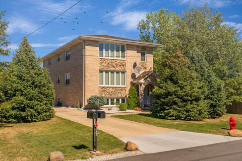 8012 W 83rd St, Bridgeview, IL 60455 photo 1