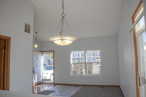 2801 Sarah Ct, Plano, IL 60545 photo 4