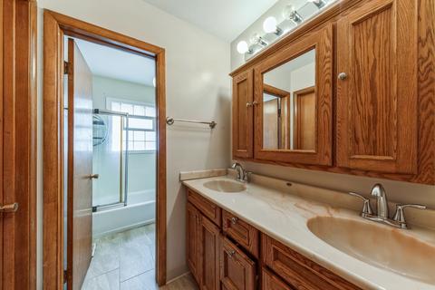 1044 Kenilworth Dr, Wheeling, IL 60090 photo 10