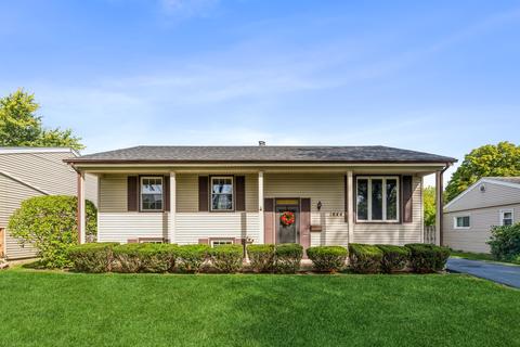 1044 Kenilworth Dr, Wheeling, IL 60090 photo 2