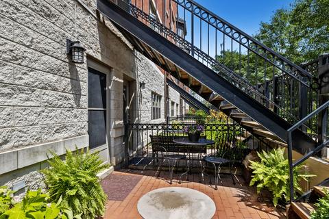 316 E 18th St, Chicago, IL 60616 photo 2
