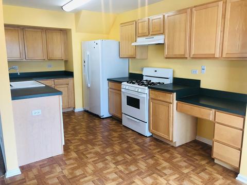 995 Symphony Dr, Aurora, IL 60504 photo 2