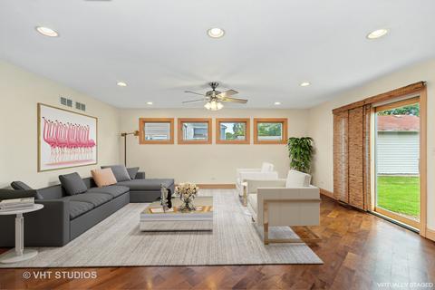 965 S Spring Rd, Elmhurst, IL 60126 photo 4