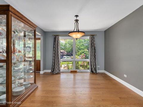 260 80th St, Willowbrook, IL 60527 photo 9