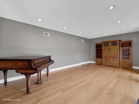 260 80th St, Willowbrook, IL 60527 photo 5