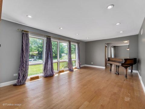 260 80th St, Willowbrook, IL 60527 photo 4