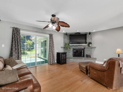 260 80th St, Willowbrook, IL 60527 photo 7