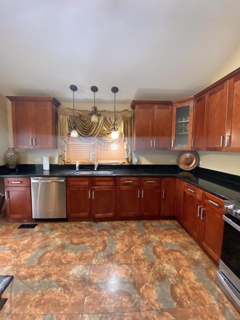 8409 S Thomas Ave, Bridgeview, IL 60455 photo 10