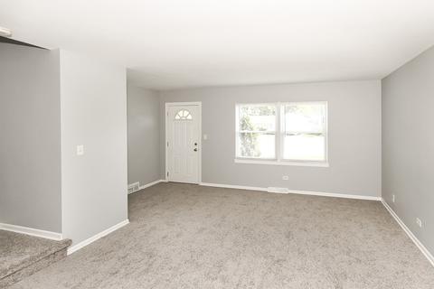 405 Elmhurst Rd, Mount Prospect, IL 60056 photo 3