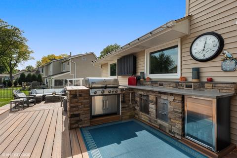 2037 Gladstone Dr, Wheaton, IL 60189 photo 12