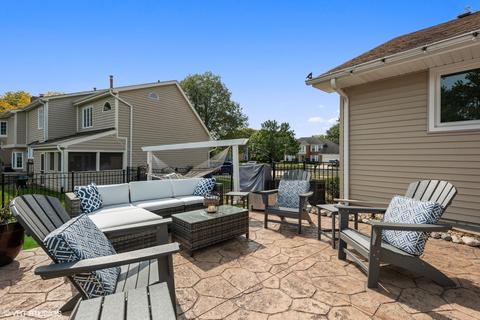 2037 Gladstone Dr, Wheaton, IL 60189 photo 9