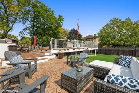 2037 Gladstone Dr, Wheaton, IL 60189 photo 8