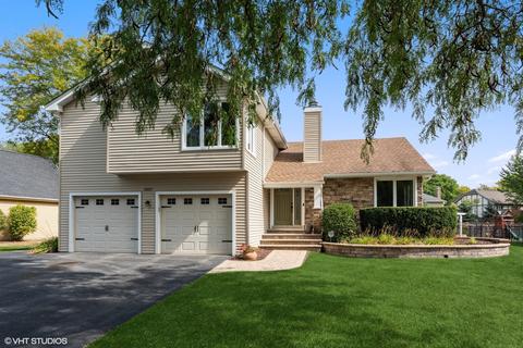 2037 Gladstone Dr, Wheaton, IL 60189 photo 1
