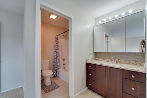 708 Scarborough Cir, Hoffman Estates, IL 60169 photo 19