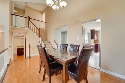 708 Scarborough Cir, Hoffman Estates, IL 60169 photo 10