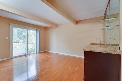 708 Scarborough Cir, Hoffman Estates, IL 60169 photo 9