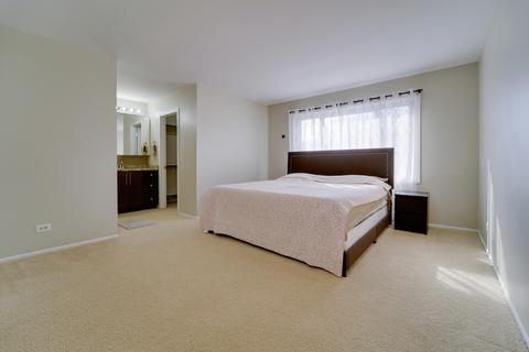 708 Scarborough Cir, Hoffman Estates, IL 60169 photo 17