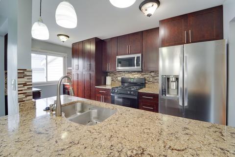 708 Scarborough Cir, Hoffman Estates, IL 60169 photo 4