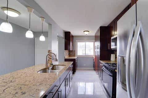 708 Scarborough Cir, Hoffman Estates, IL 60169 photo 5