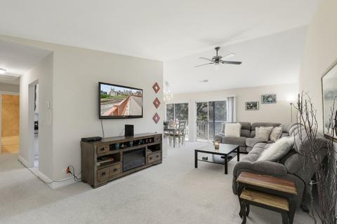 1400 Tulip Ct #A2, Wheeling, IL 60090 photo 2