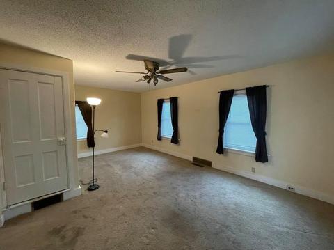 307 E Wall St, Morrison, IL 61270 photo 9
