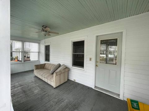 307 E Wall St, Morrison, IL 61270 photo 8