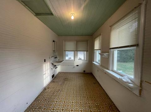 307 E Wall St, Morrison, IL 61270 photo 11