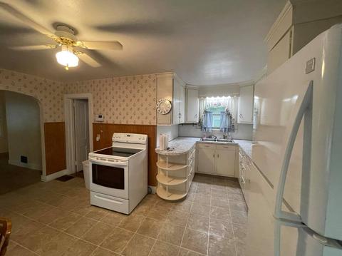 307 E Wall St, Morrison, IL 61270 photo 6