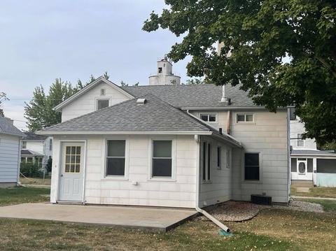 307 E Wall St, Morrison, IL 61270 photo 3