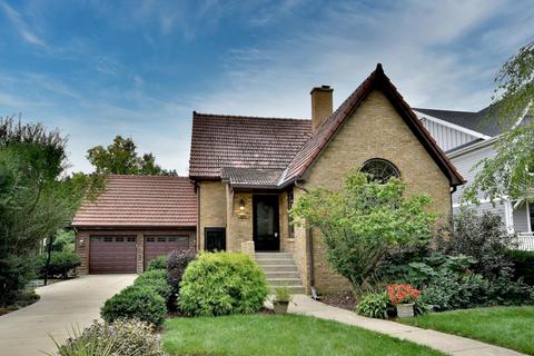 338 E May St, Elmhurst, IL 60126 photo 1