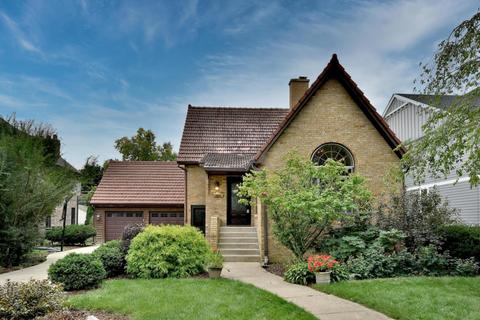 338 E May St, Elmhurst, IL 60126 photo 2
