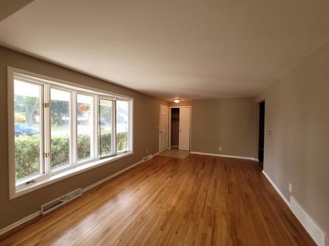 306 Hillcrest Dr, Algonquin, IL 60102 photo 2
