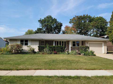 306 Hillcrest Dr, Algonquin, IL 60102 photo 1
