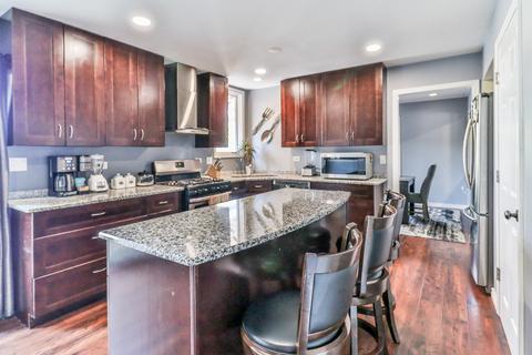 130 Barnes Rd, Elgin, IL 60124 photo 14