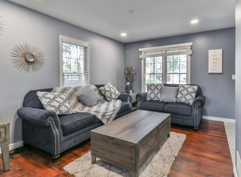 130 Barnes Rd, Elgin, IL 60124 photo 5