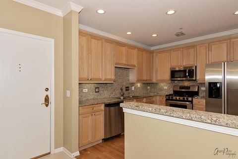 640 Mchenry Rd #407, Wheeling, IL 60090 photo 3