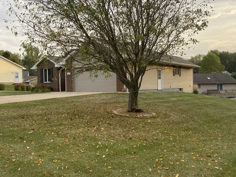130 Via Savoy, Mark, IL 61340 photo 2