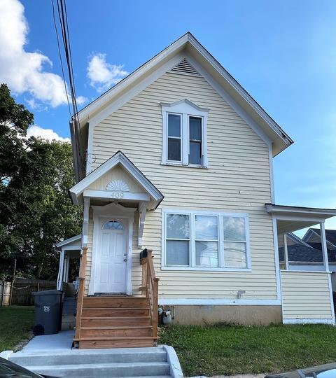 409 North St, Elgin, IL 60120 photo 1
