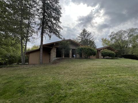 2808 N Baycliff Dr, Mchenry, IL 60050 photo 2