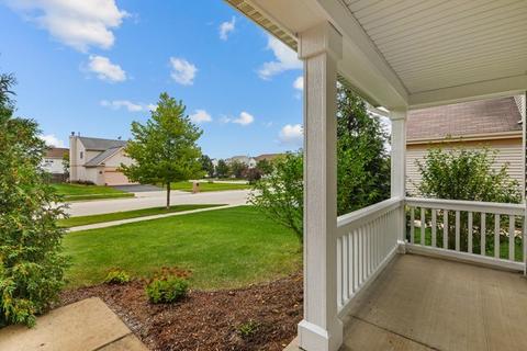 1613 Montclair Dr, Elgin, IL 60123 photo 4