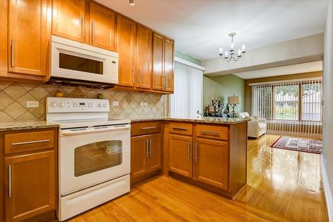229 Iris Dr, Streamwood, IL 60107 photo 9
