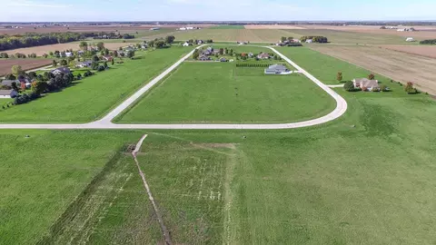 2432 N 4210th Rd, Sheridan, IL 60551