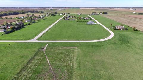 2432 N 4210th Rd, Sheridan, IL 60551