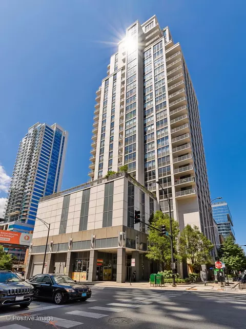 200 W Grand Ave #P26, Chicago, IL 60654