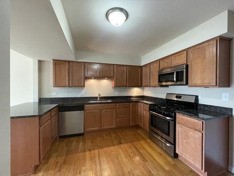 1165 Longford Rd, Bartlett, IL 60103 photo 2