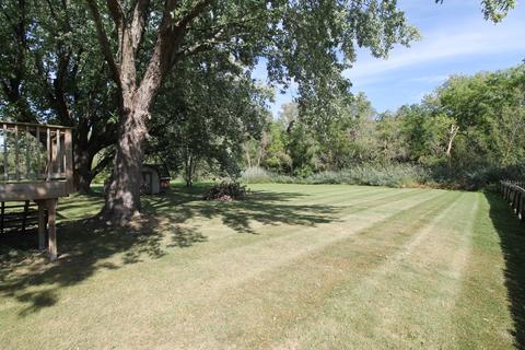 11 N671 Howard Ave, Elgin, IL 60124 photo 3