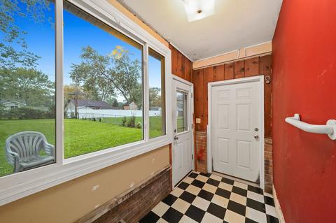 325 Apache Ln, Hoffman Estates, IL 60169 photo 7